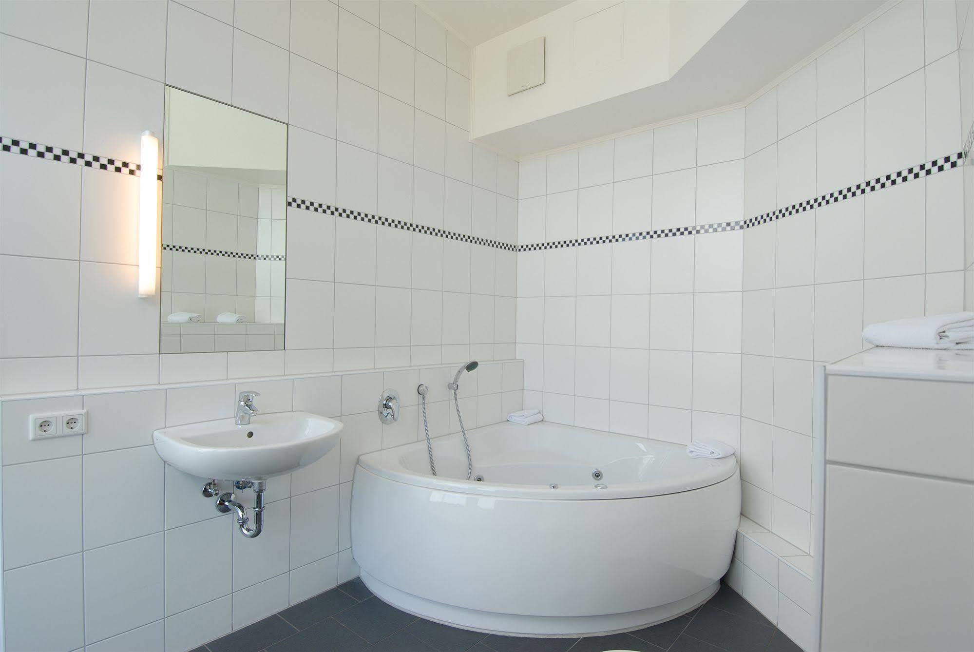 Auszeit Das Hotel Schweitenkirchen Buitenkant foto
